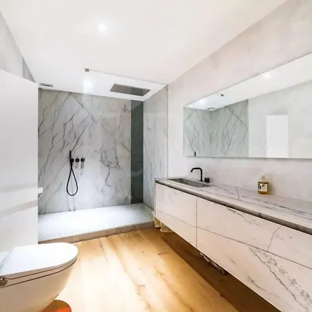 Unique With Sea View And Free Parking Villa